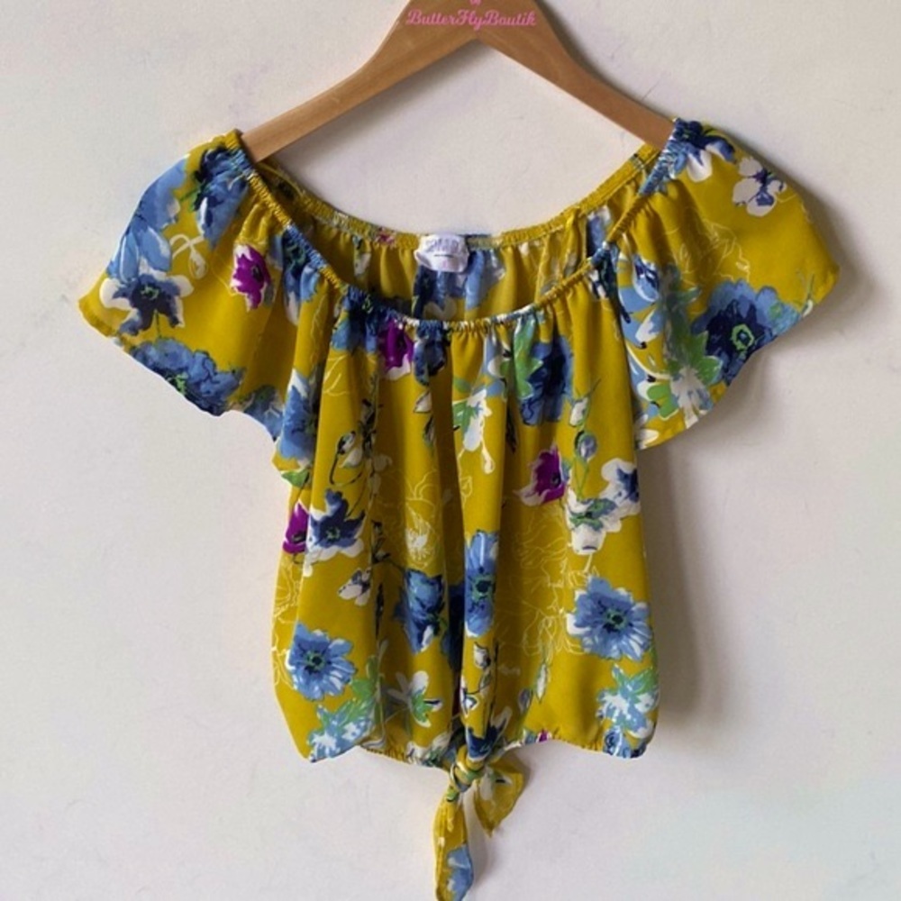 Sienna Sky Floral tie front crop short sleeve Top, Size S